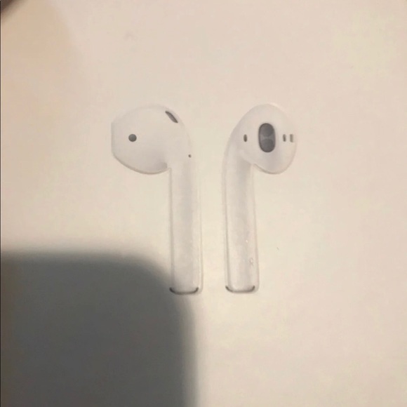airpods - Picture 2 of 4